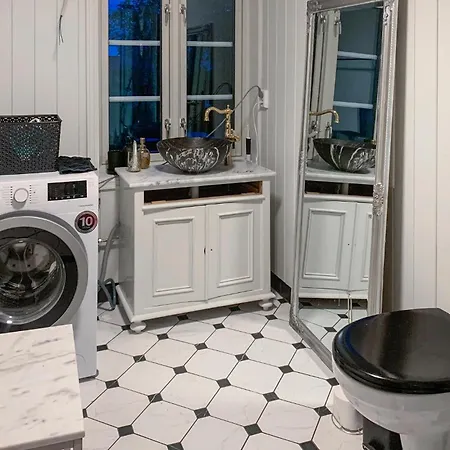 度假居 2 Bedroom Awesome In *