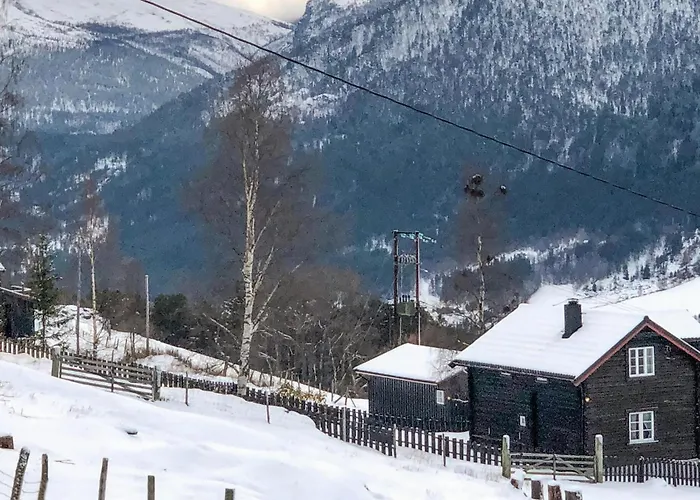 2 Bedroom Awesome In *